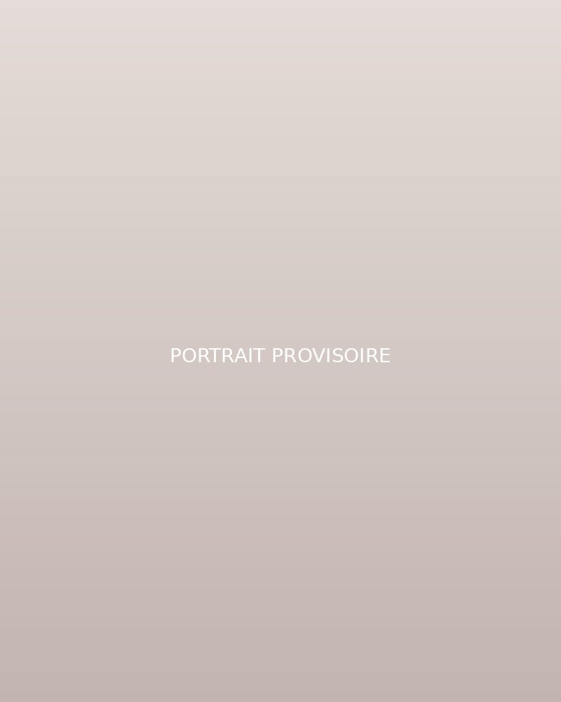 Portrait de Julie Coone, photo provisoire